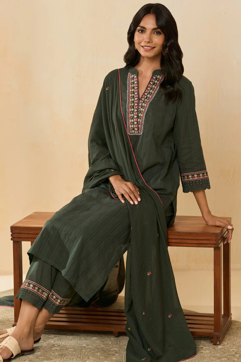 Surplus: Mehraab Mahi Kurta