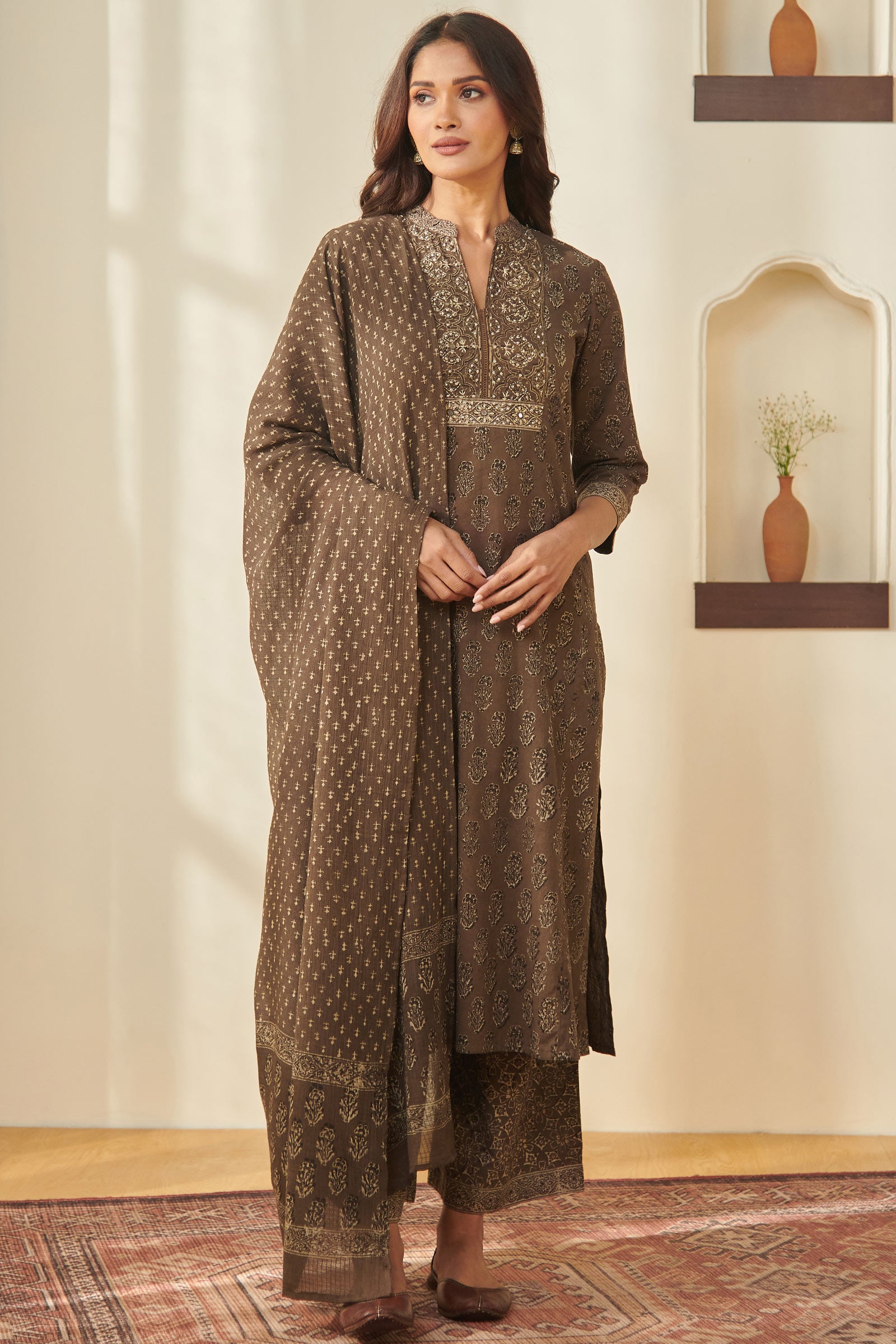 Sehra Zaira Akola Kurta