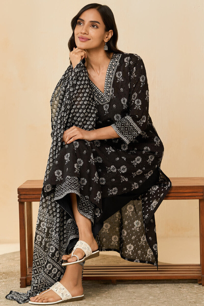 Mumtaz Naisa Kurta