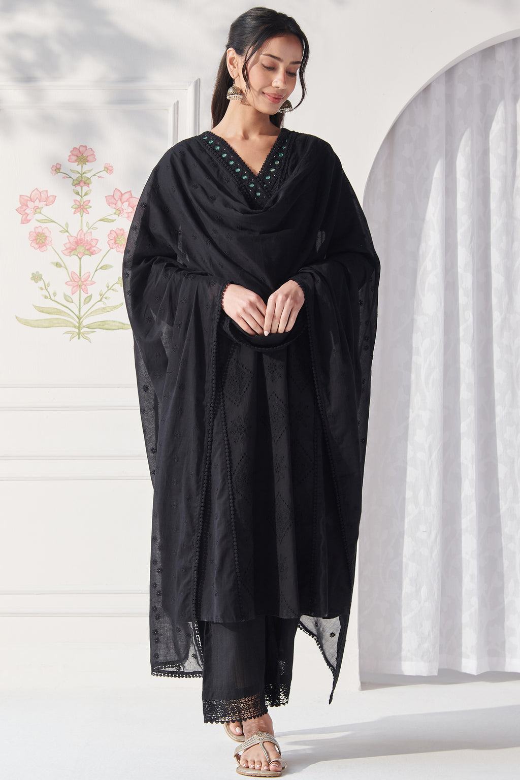 Surplus: Mumtaz Gulbano Black Kurta