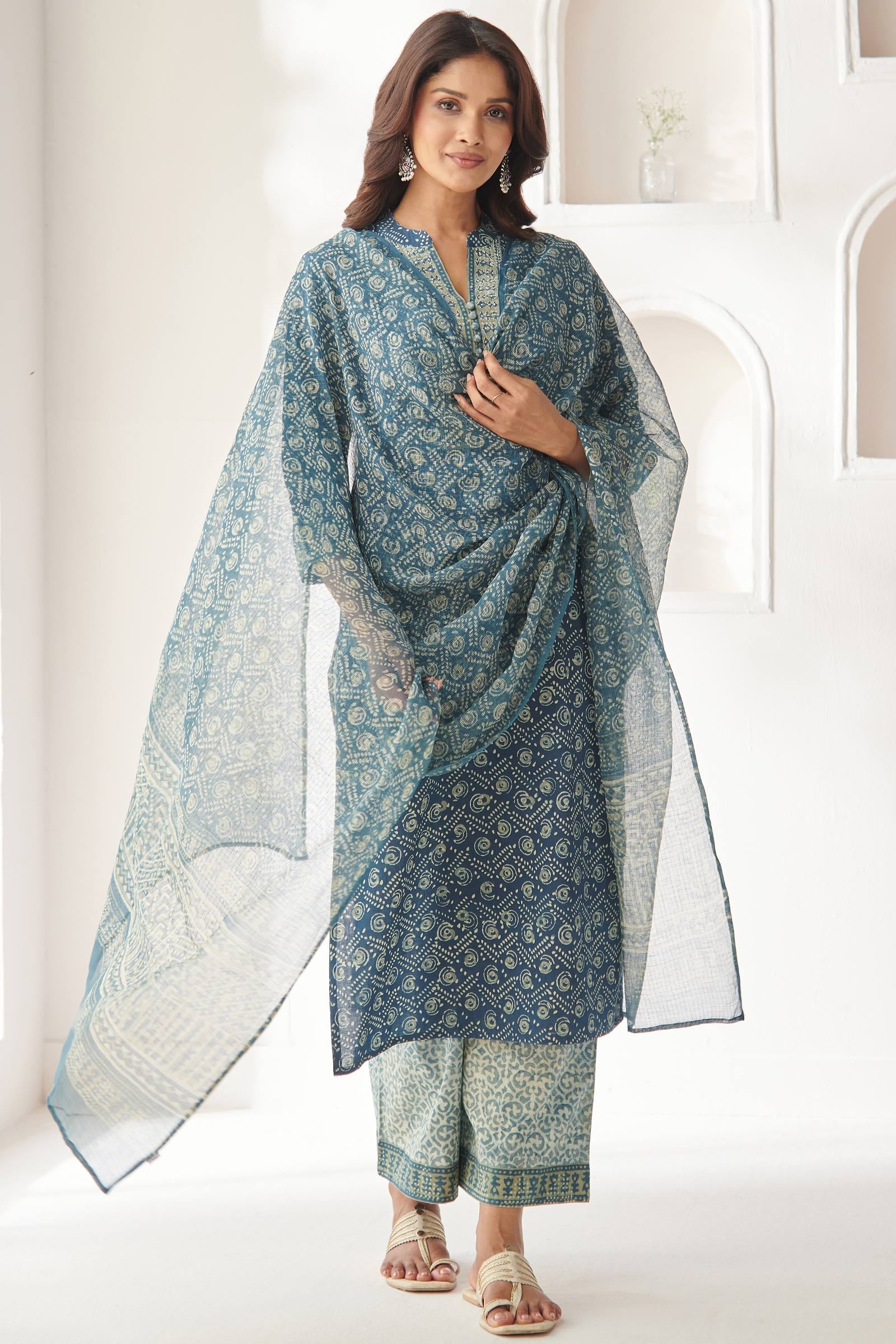 Sehra Rabani Akola Kurta