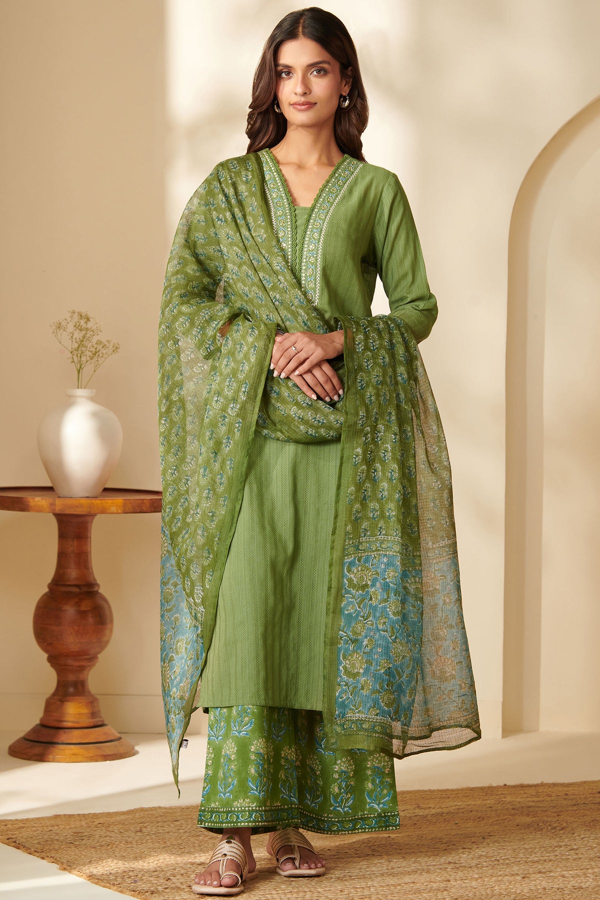 Gulbarg Aaira Sanganeri Kurta