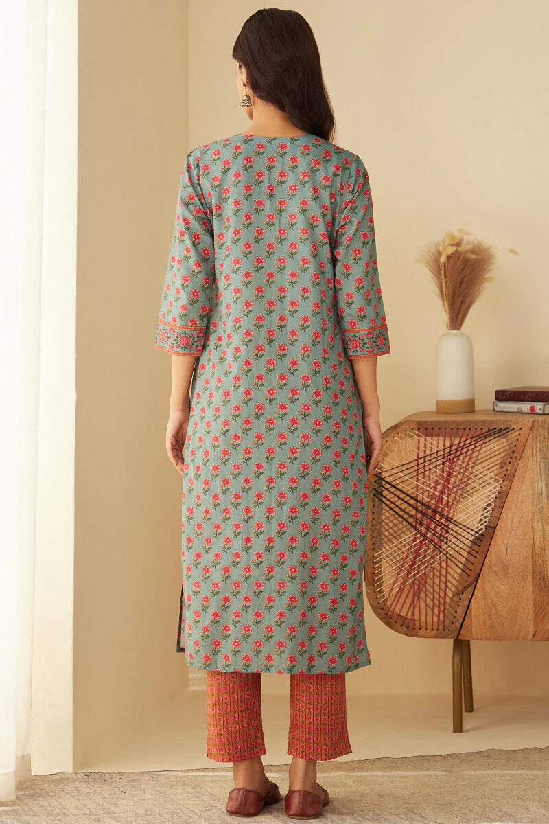 Mahnoor Zafina Kurta