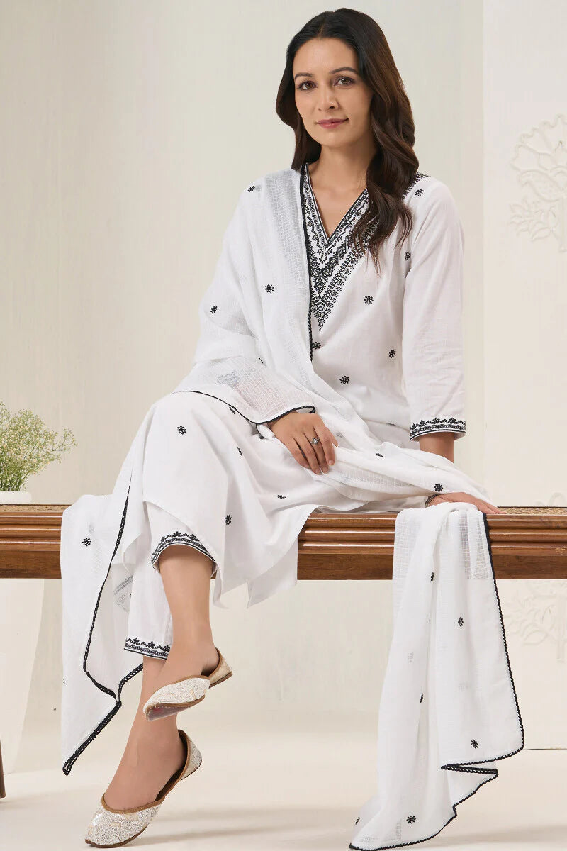 Surplus: Mehraab Nazira Kurta