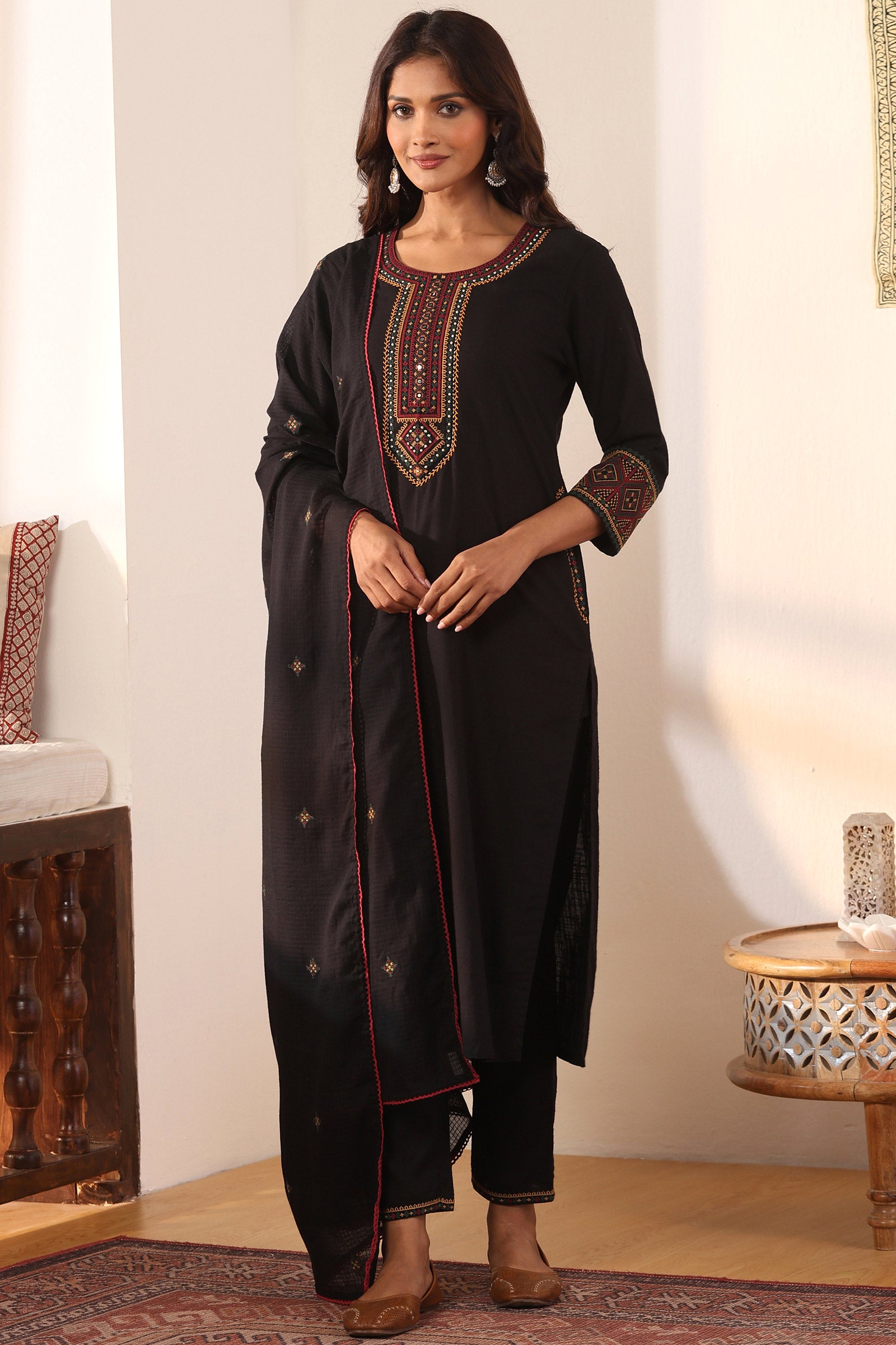 Mehraab Nahiza Black Kurta
