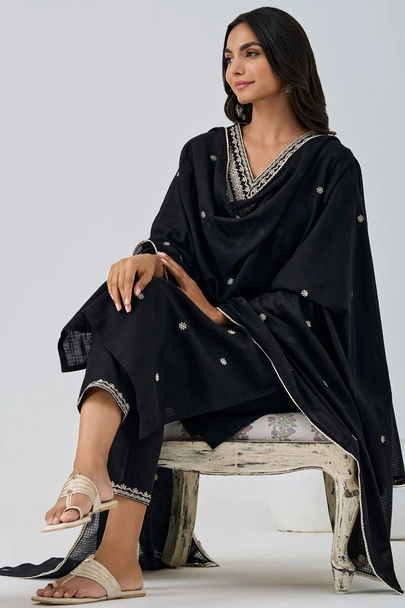 Surplus: Mehraab Mumtaz Kurta