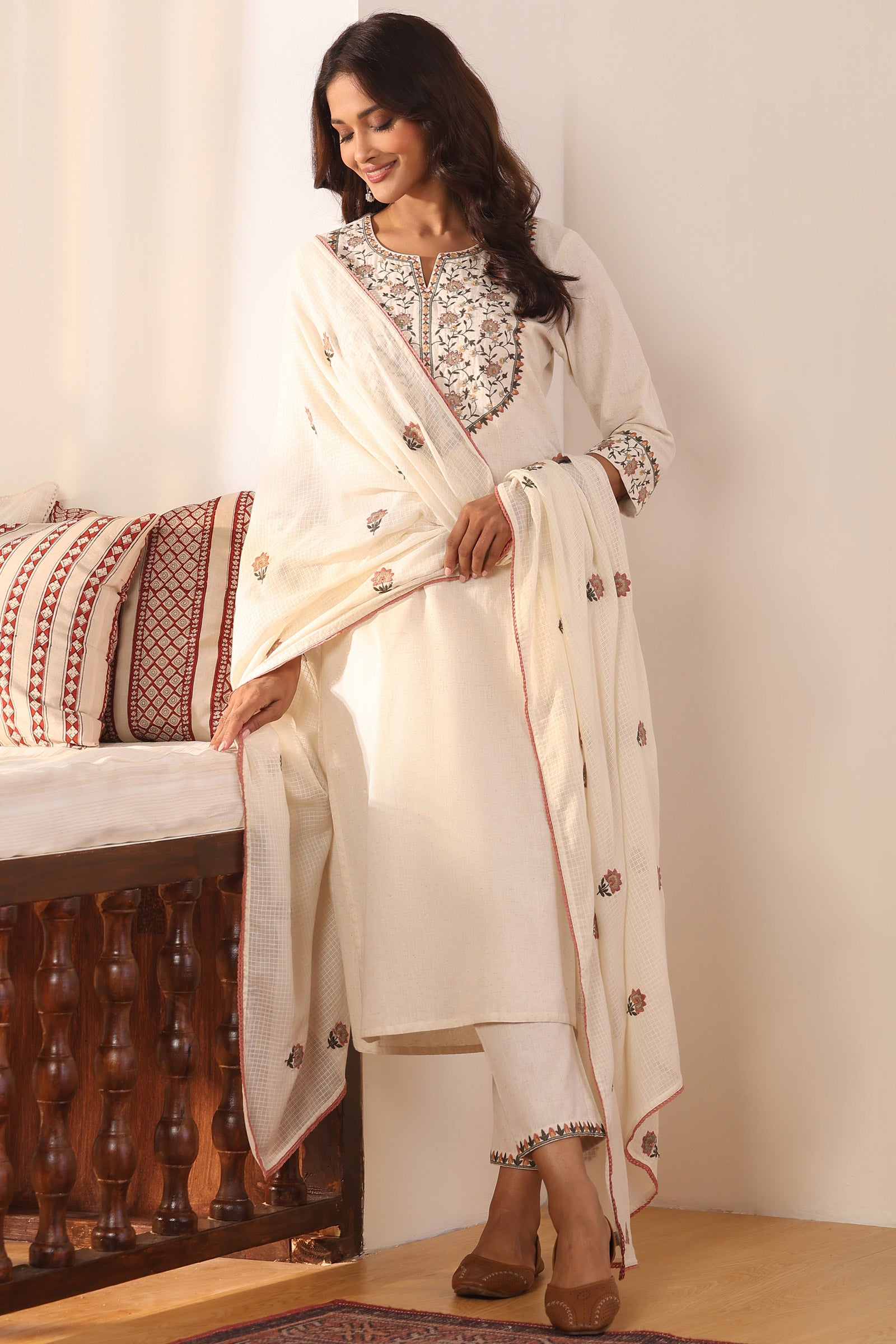Mehraab Naureen Off White Kurta