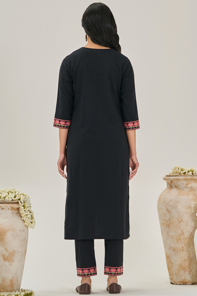 Mehraab Zehnab Kurta