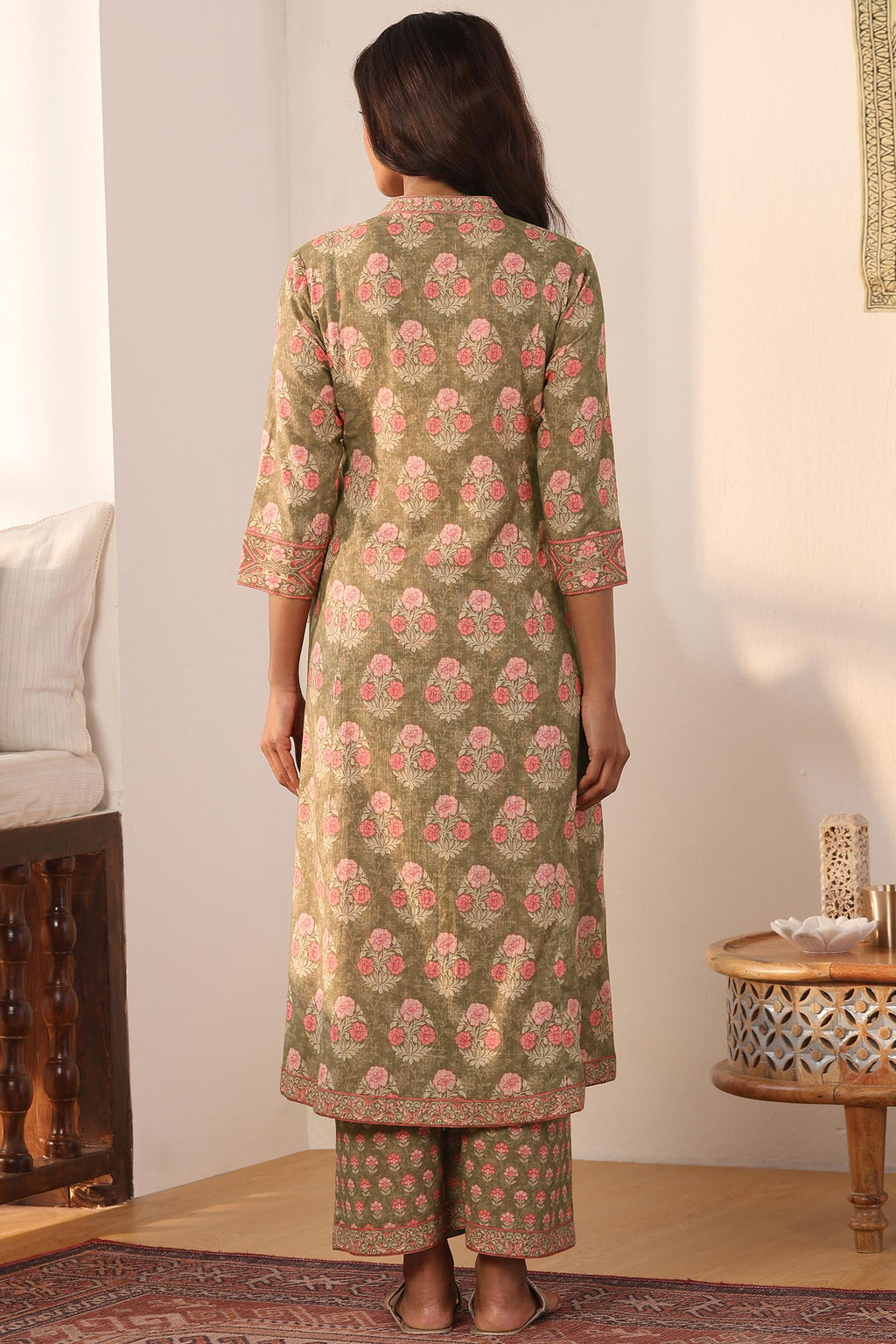 Surplus: Gauhar Aaira Kurta