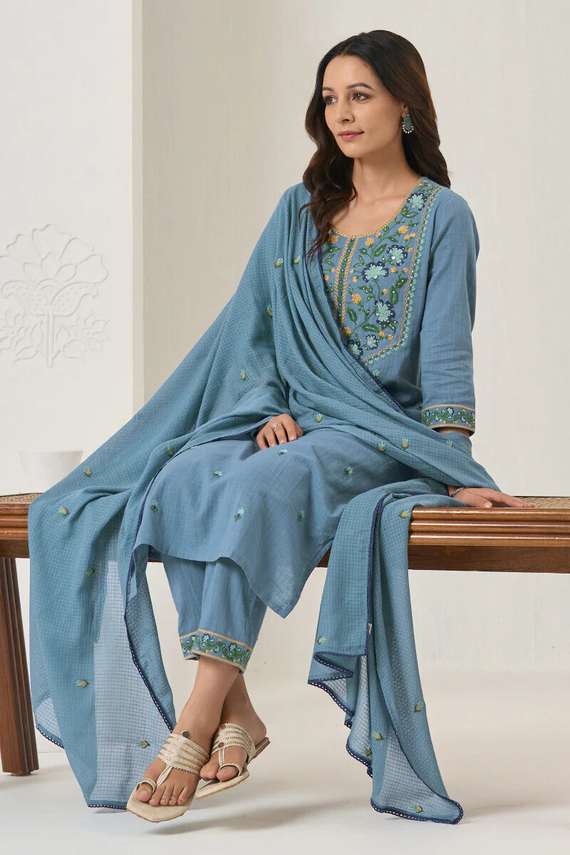 Surplus: Mehraab Nihad Kurta