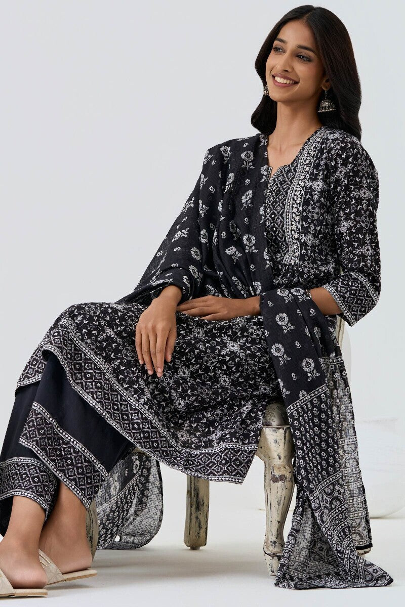 Mumtaz Rehmat Kurta