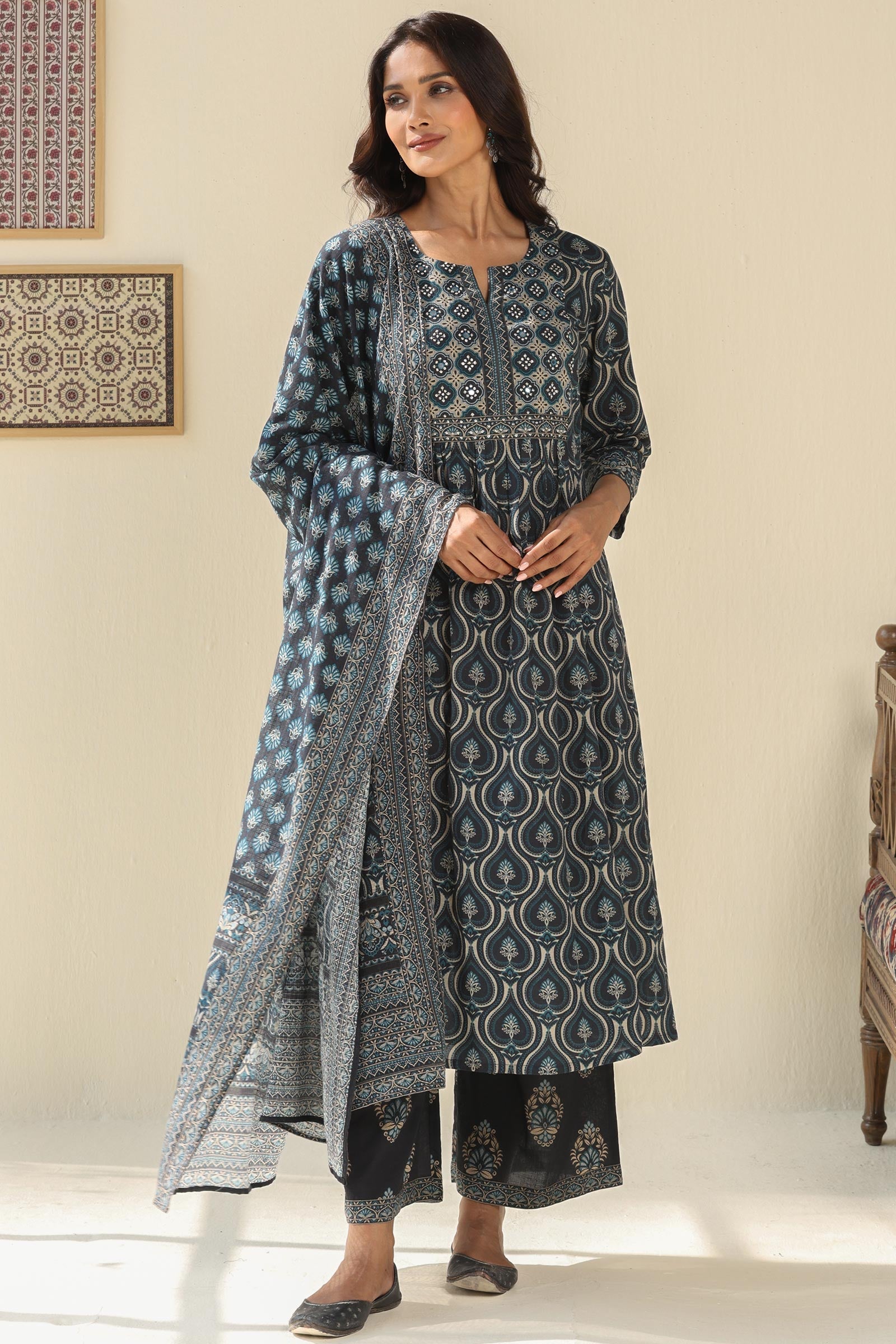 Surplus: Rangrez Aliza Kurta