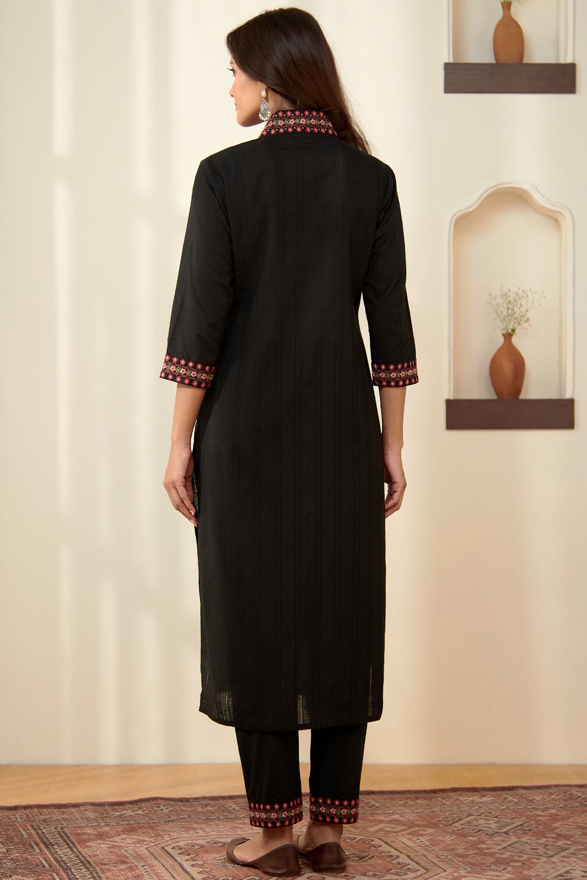 Surplus: Mehraab Pariza Kurta