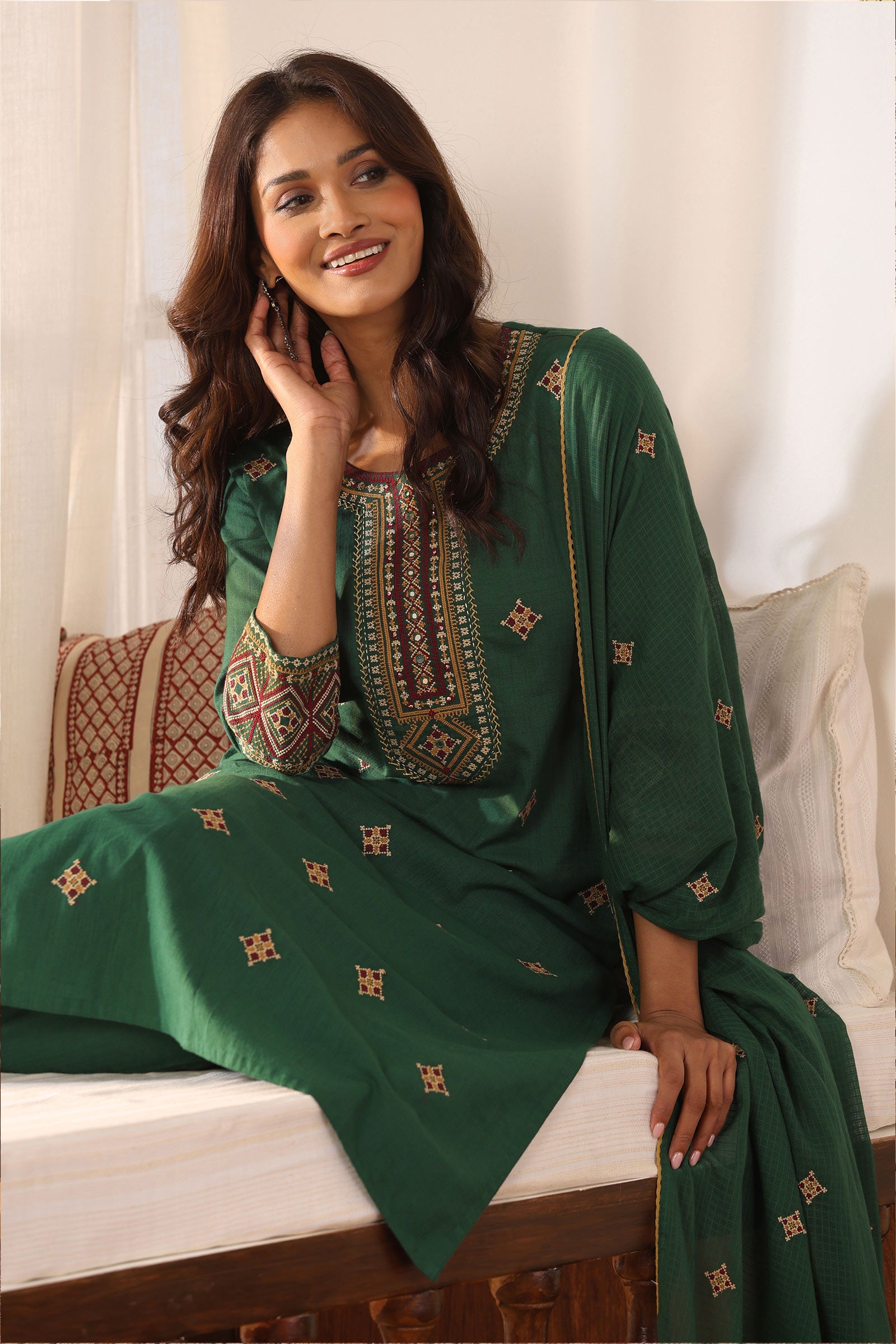 Surplus: Mehraab Mira Green Kurta