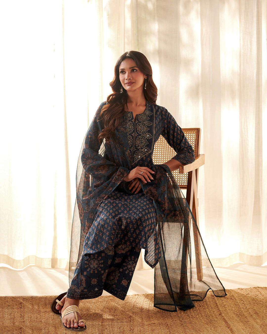 Sehra Faiza Akola Dabu Kurta