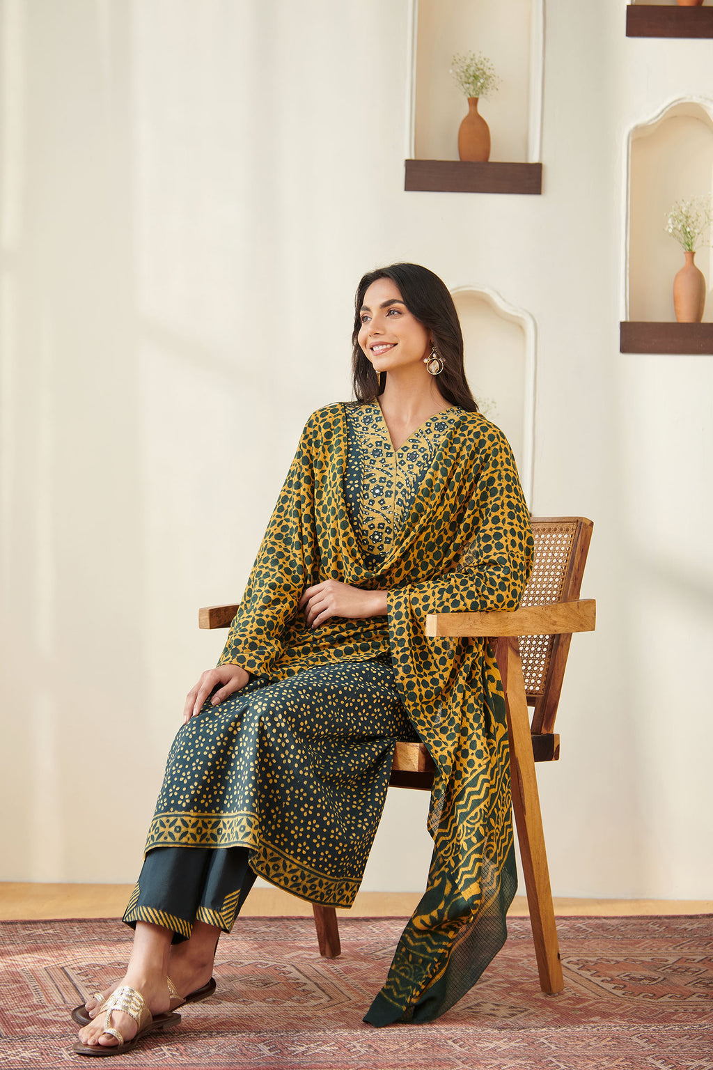 Surplus: Sehra Nikhat Kurta