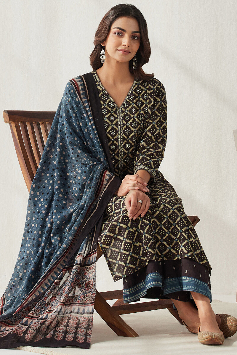 Sehra Kiara Ajrak Kurta