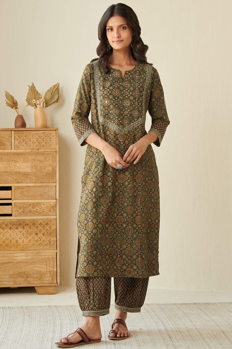 Sehra Fizah Ajrak Kurta