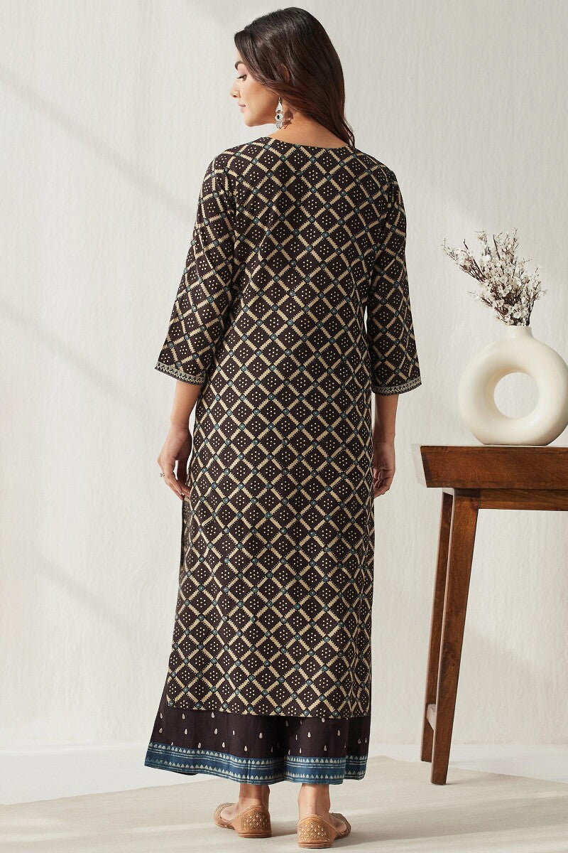 Sehra Kiara Ajrak Kurta