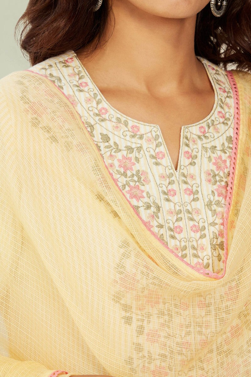 Roza Anahita Dupatta