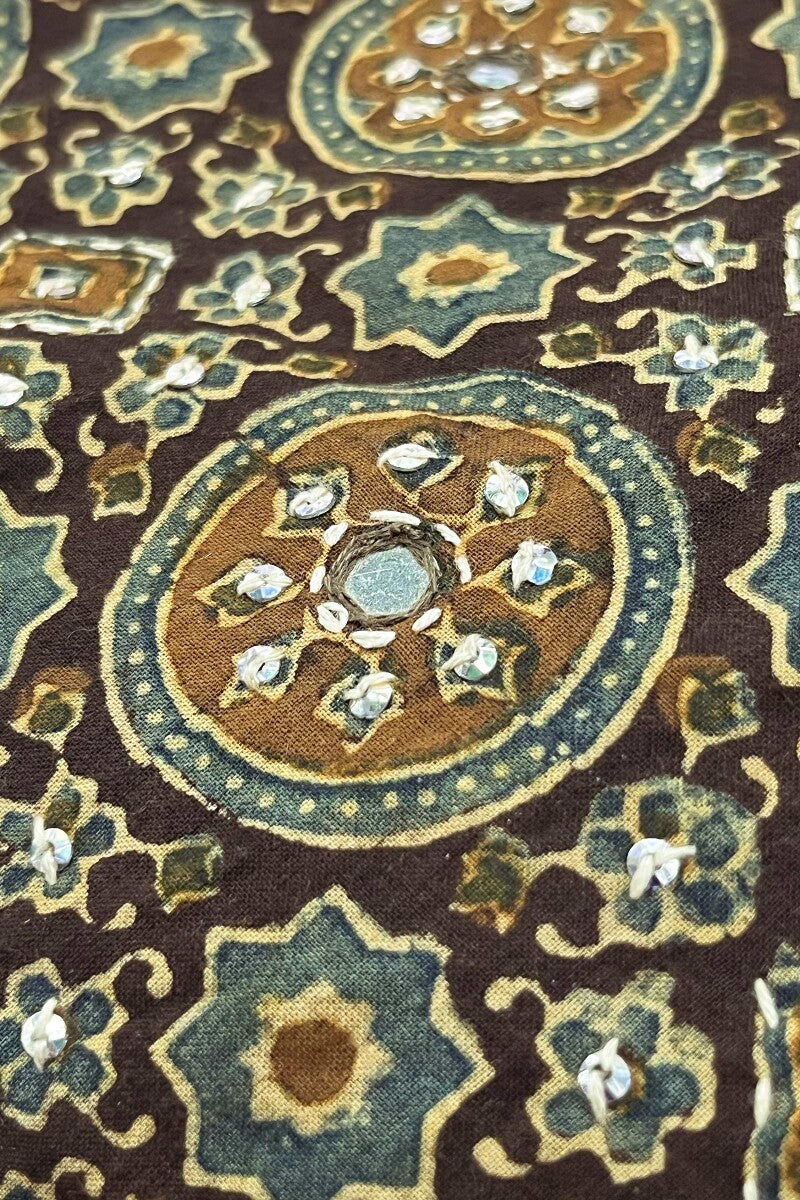 Sehra Fizah Ajrak Kurta