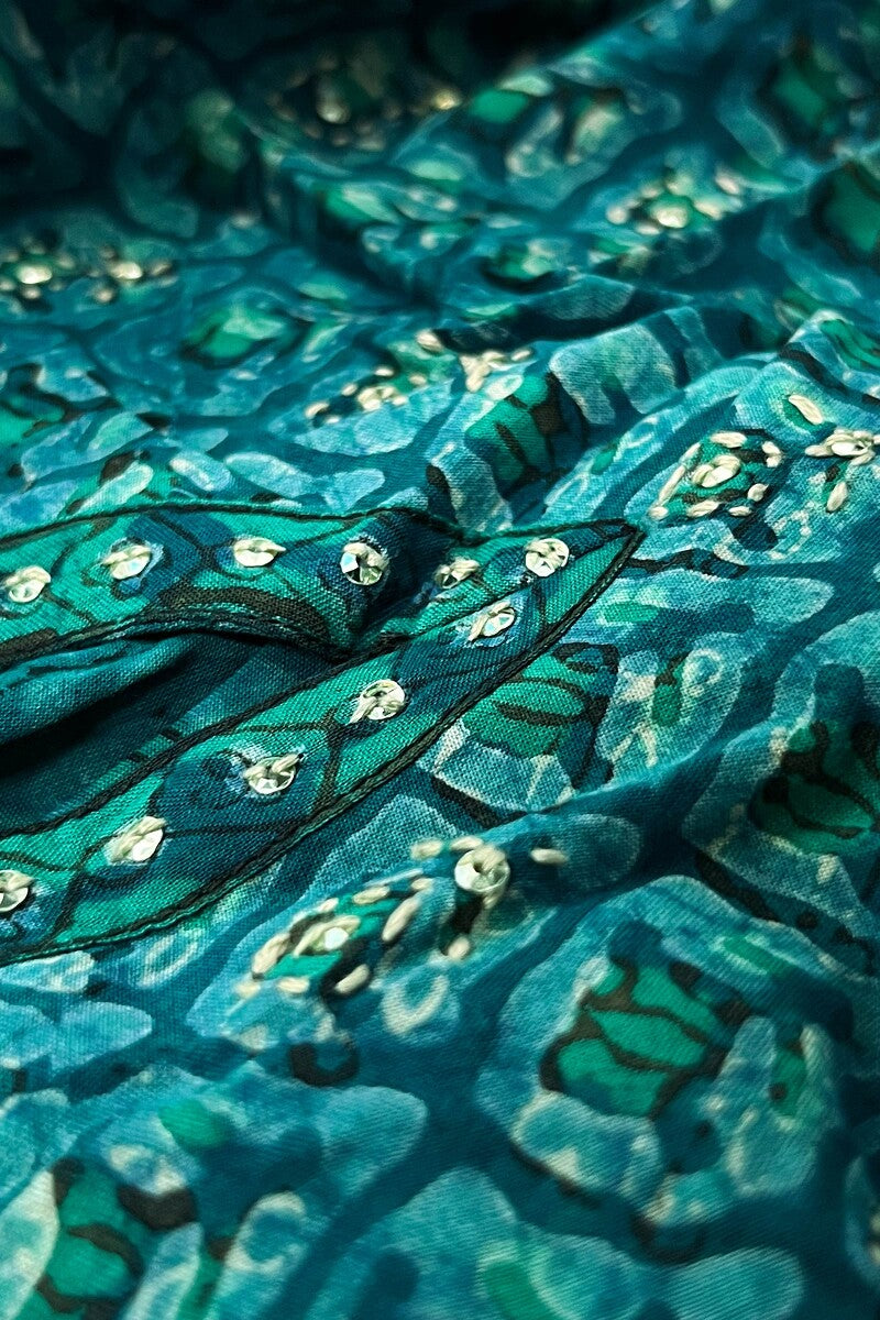 Sehra Nahid Akola Kurta