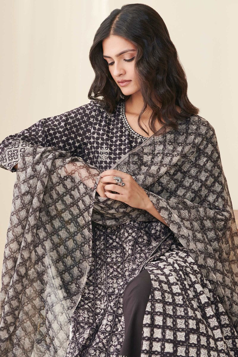 Sehra Nuzakat Bagru Kurta