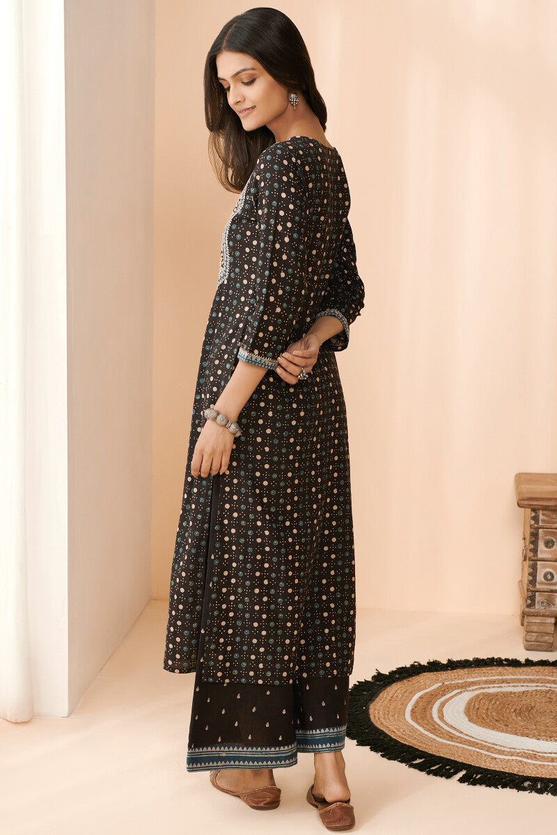 Sehra Mehnaz Ajrak Kurta