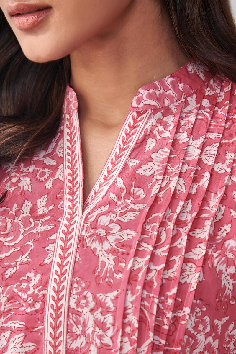 Nasrine Farhat Sanganeri Top