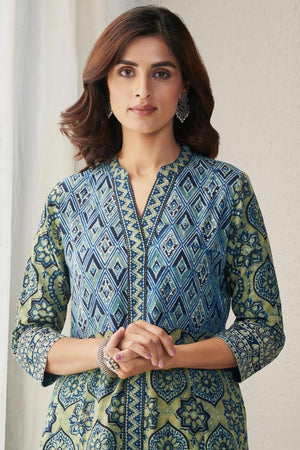 Sehra Zeniya Ajrak Kurta