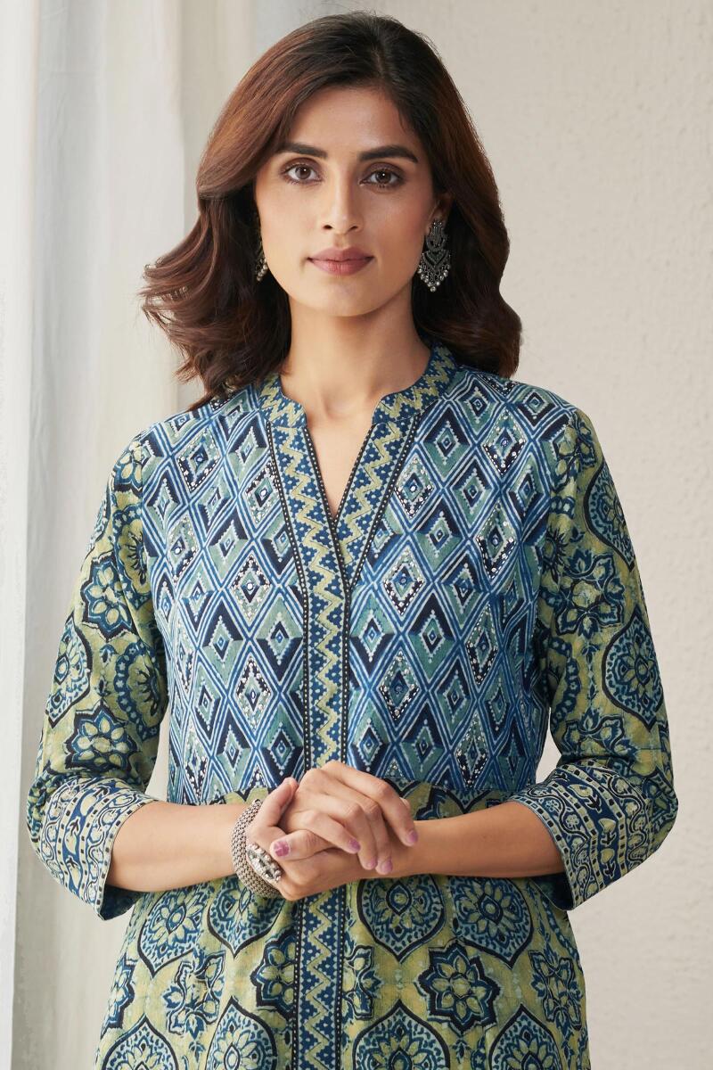 Sehra Zeniya Ajrak Kurta