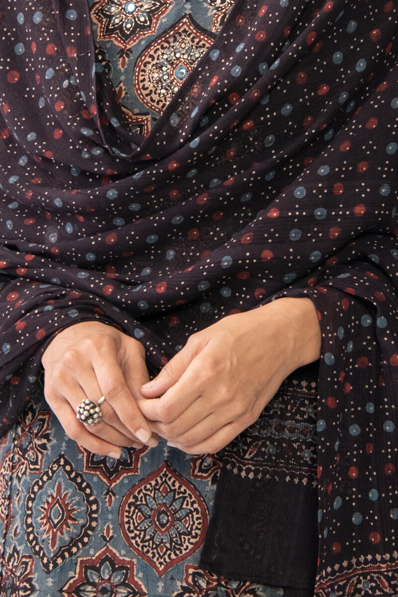 Sehra Rumaisa Ajrak Dupatta