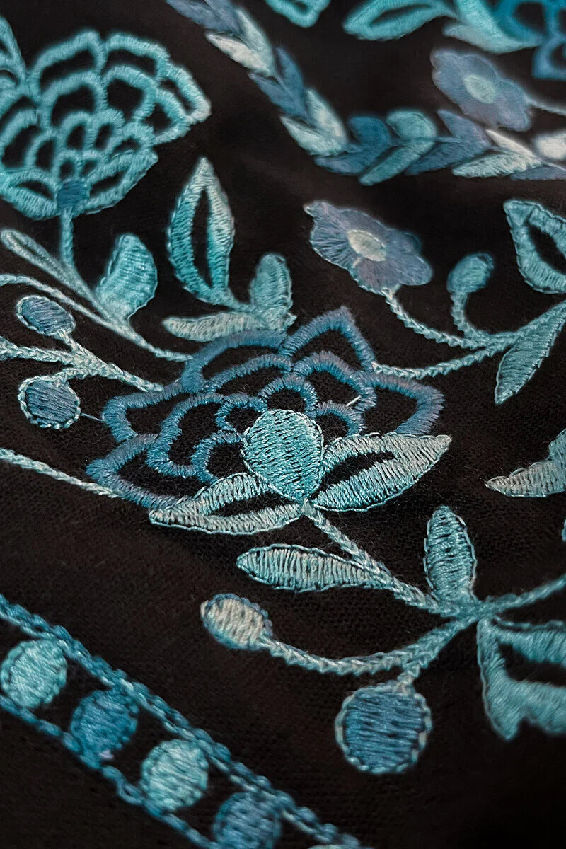 Surplus: Roza Seerat Black Kurta