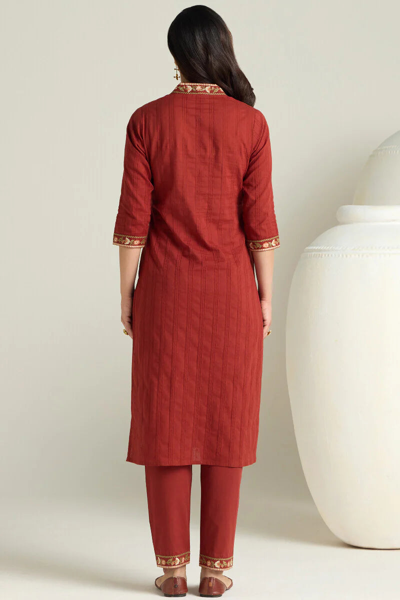 Surplus: Mehraab Farheen Kurta