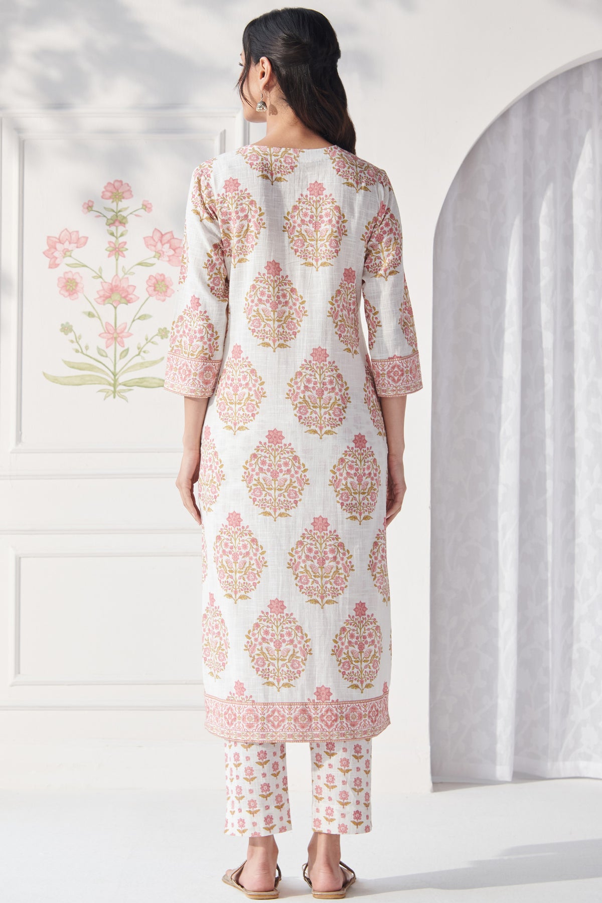 Surplus: Gulbahar Tira Kurta