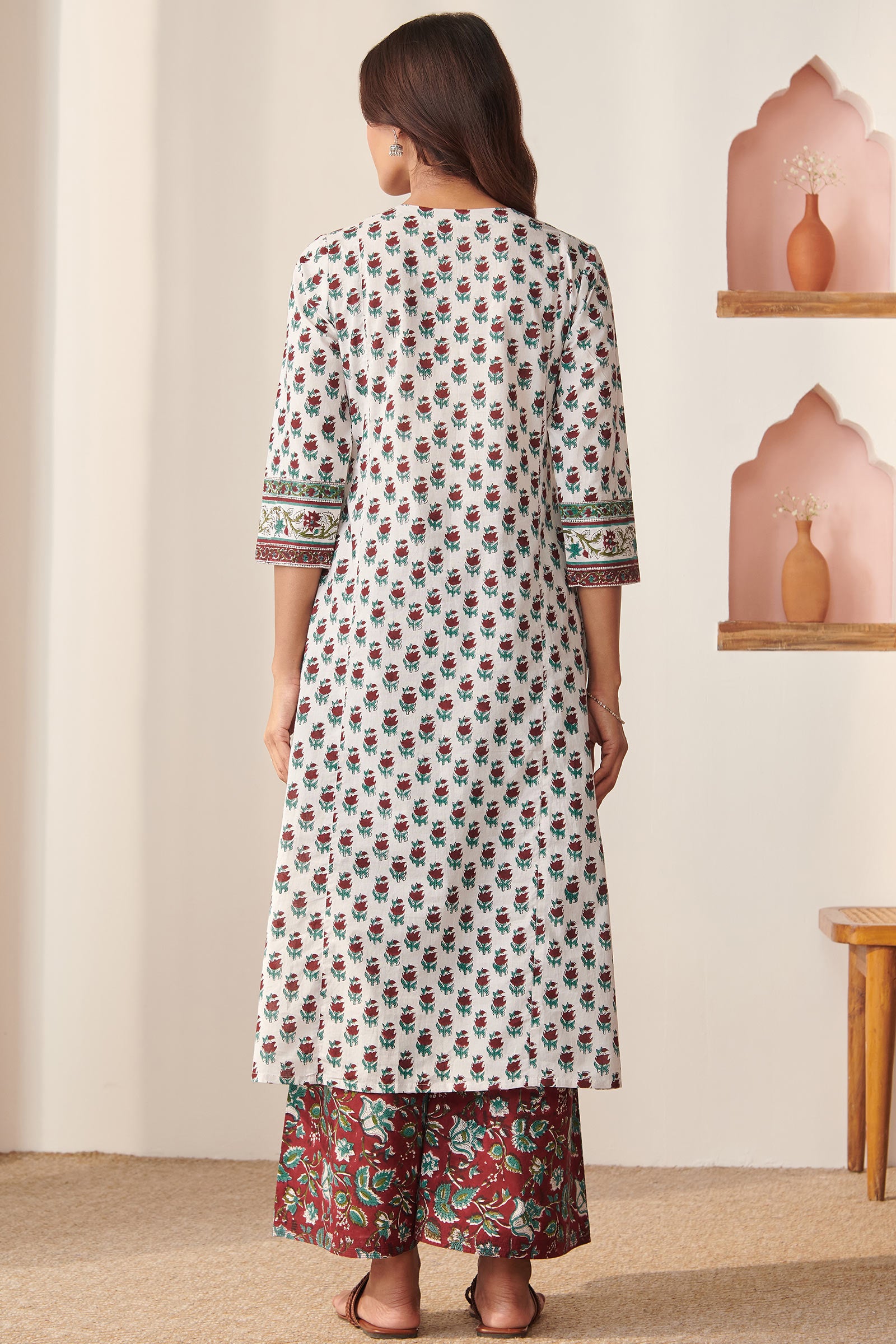 Gauhar Aafiya Kurta