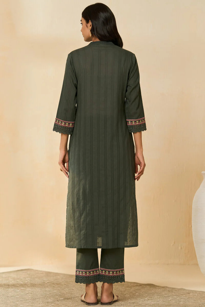 Surplus: Mehraab Mahi Kurta