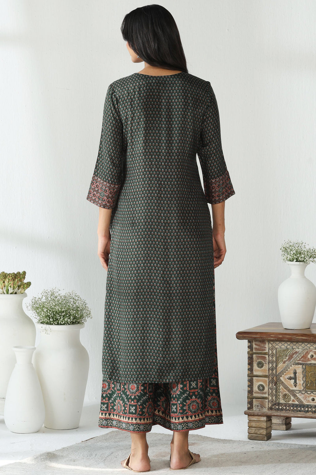 Surplus: Rangrez Ziah Kurta