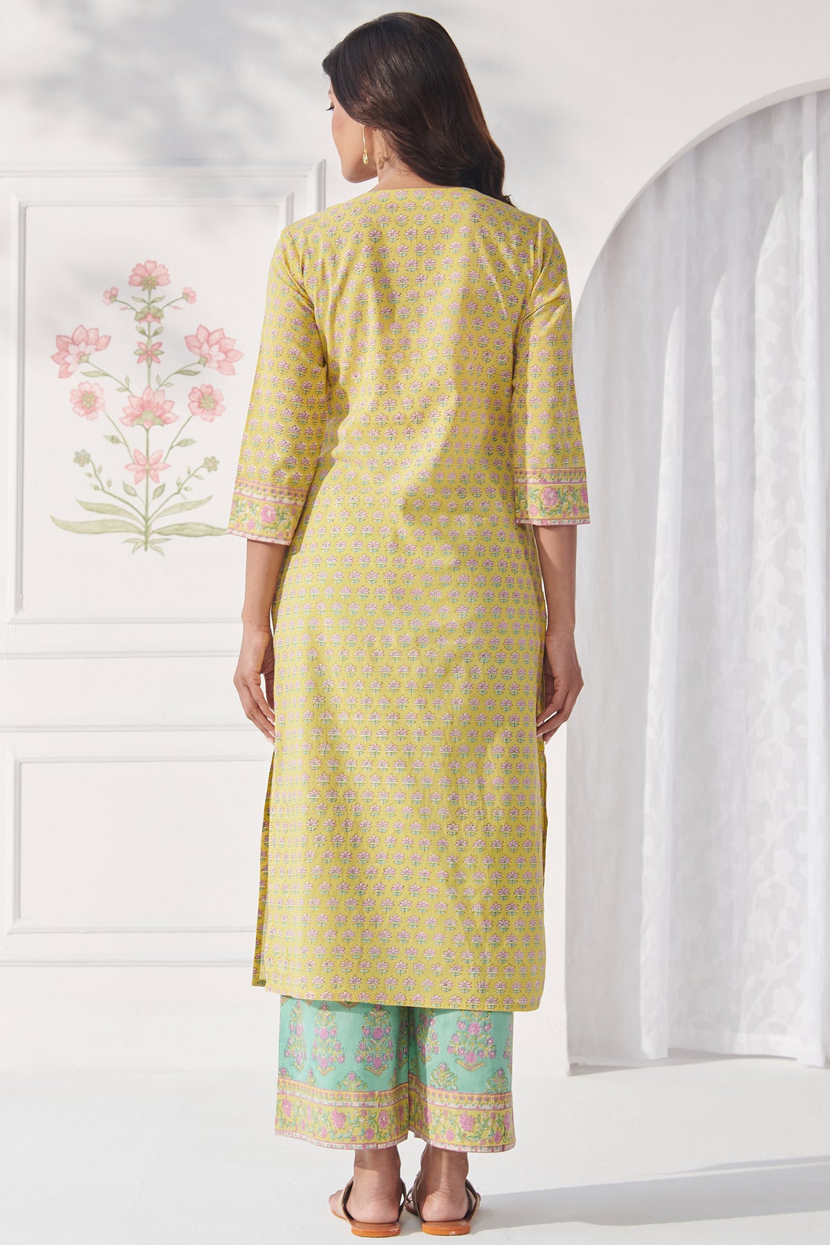 Surplus: Rosheen Fizah Sanganeri Kurta