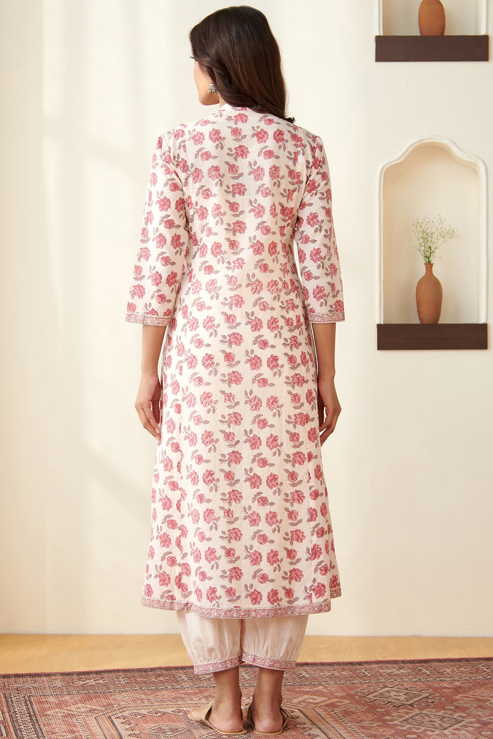 Surplus: Gulbarg Farnaz Sanganeri Kurta