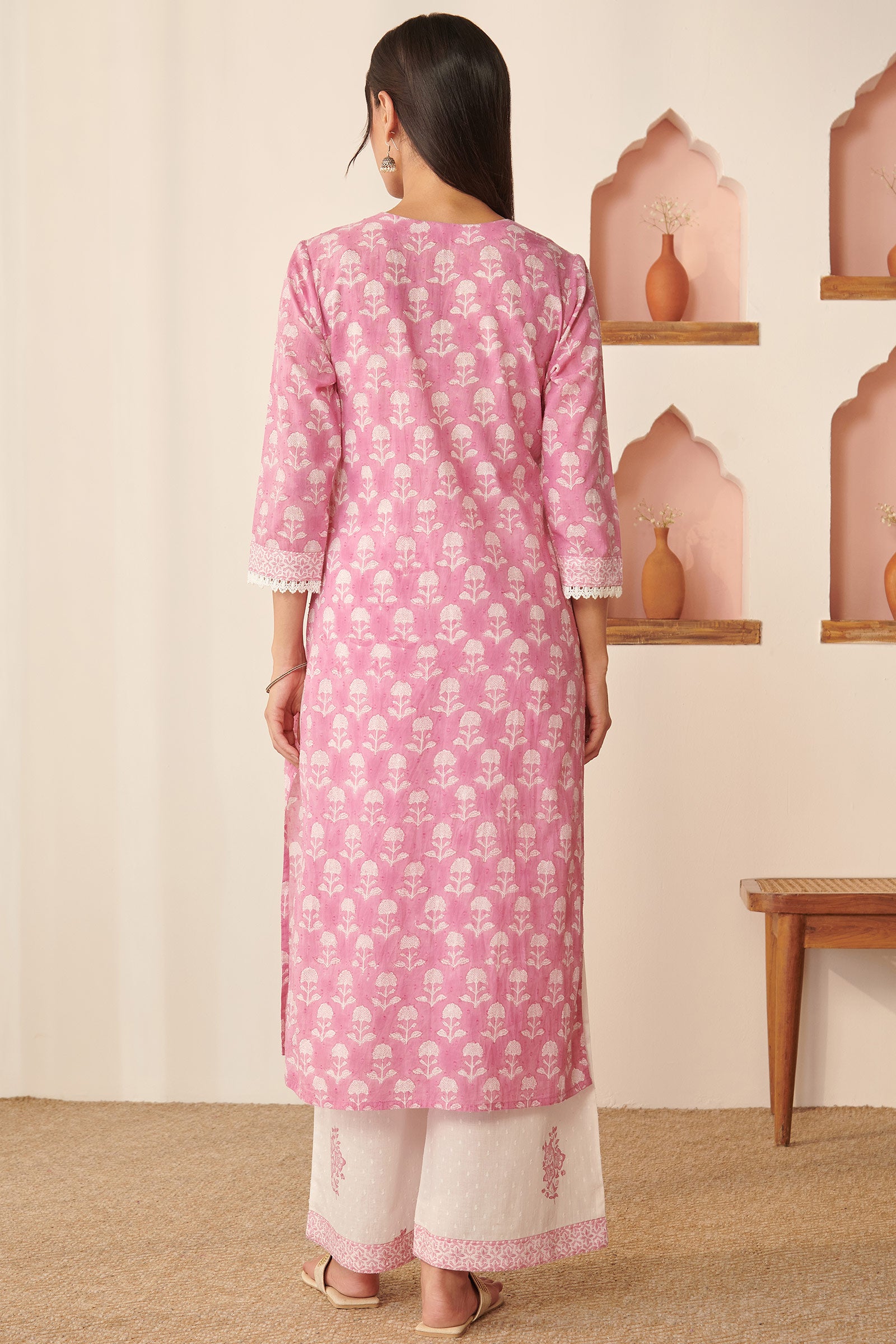 Rosheen Niyamat Sanganeri Kurta