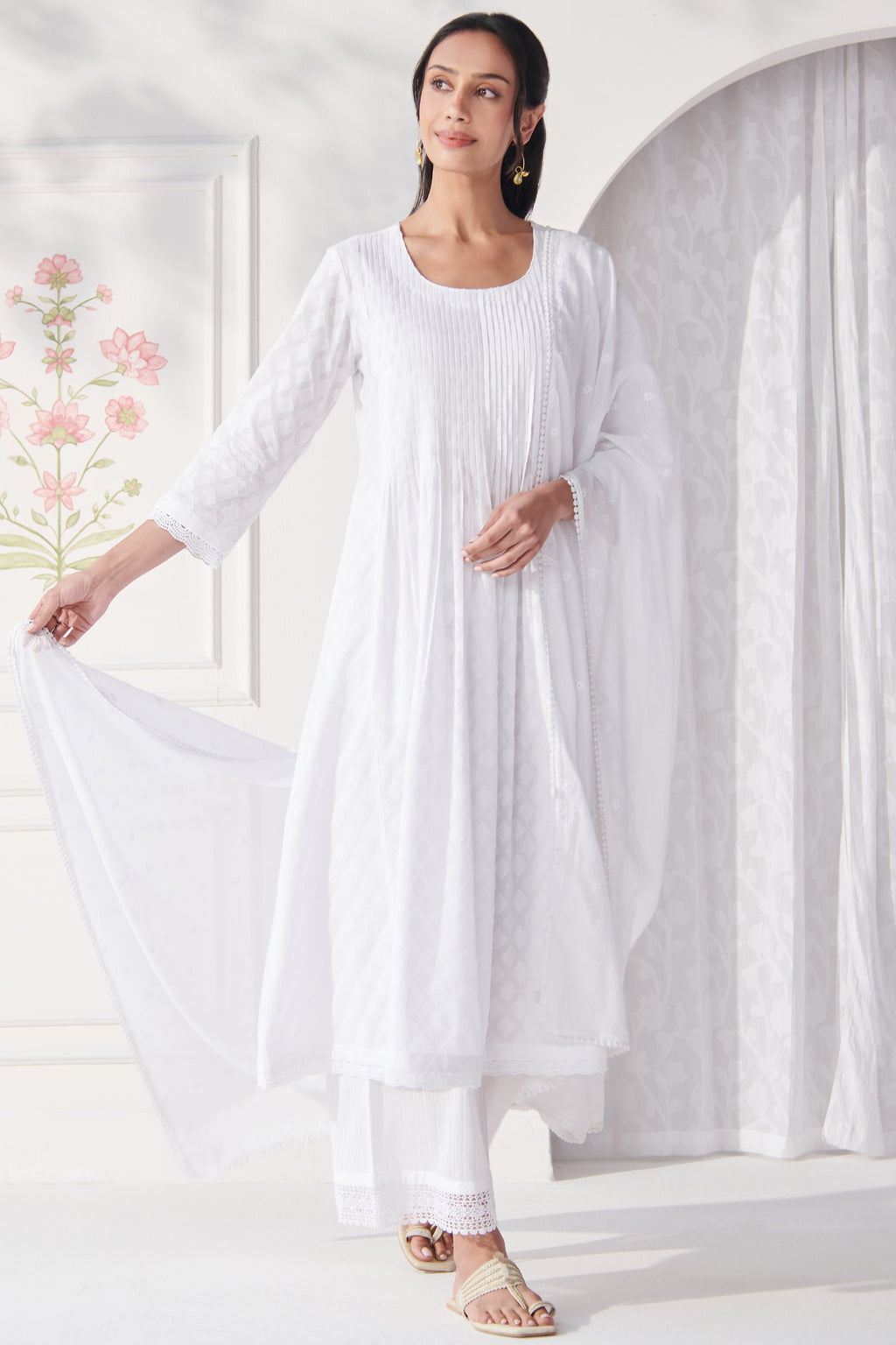 Surplus: Raahat Naadiya White Kurta