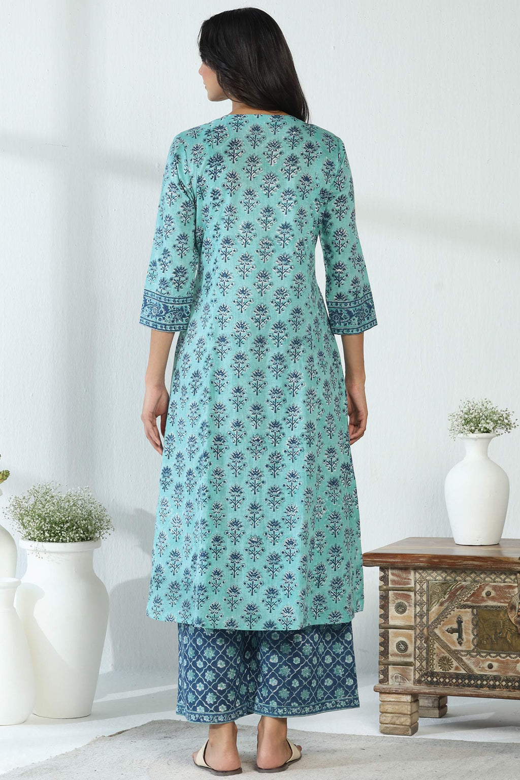 Neelofar Sureena Sanganeri Kurta