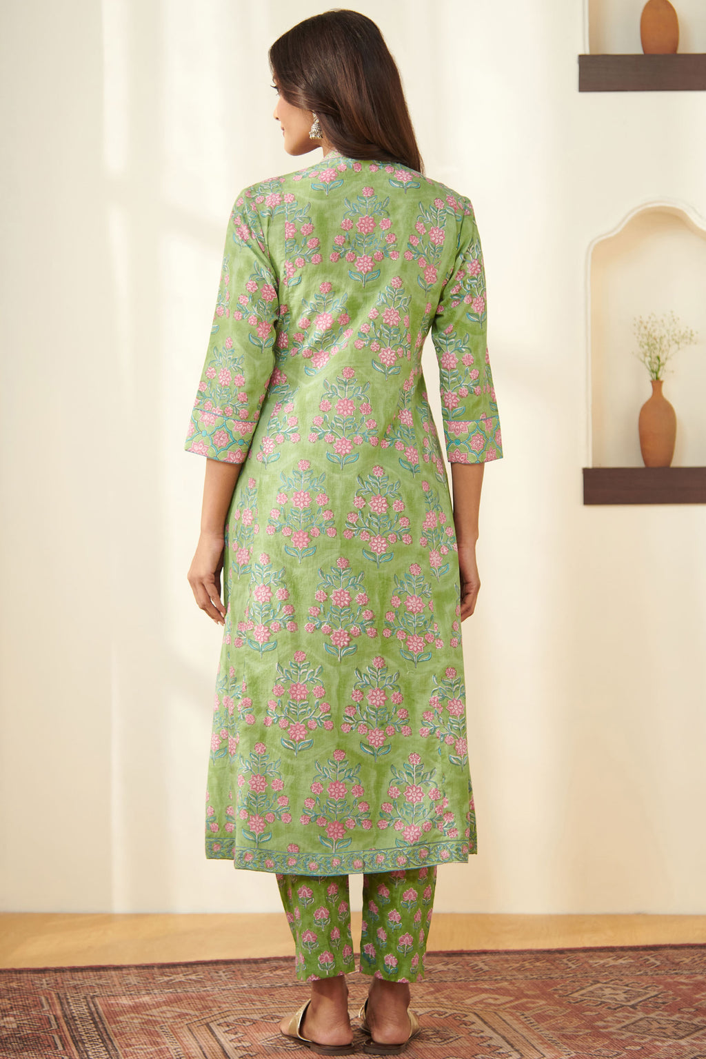 Surplus: Gulbarg Kainaat Kurta