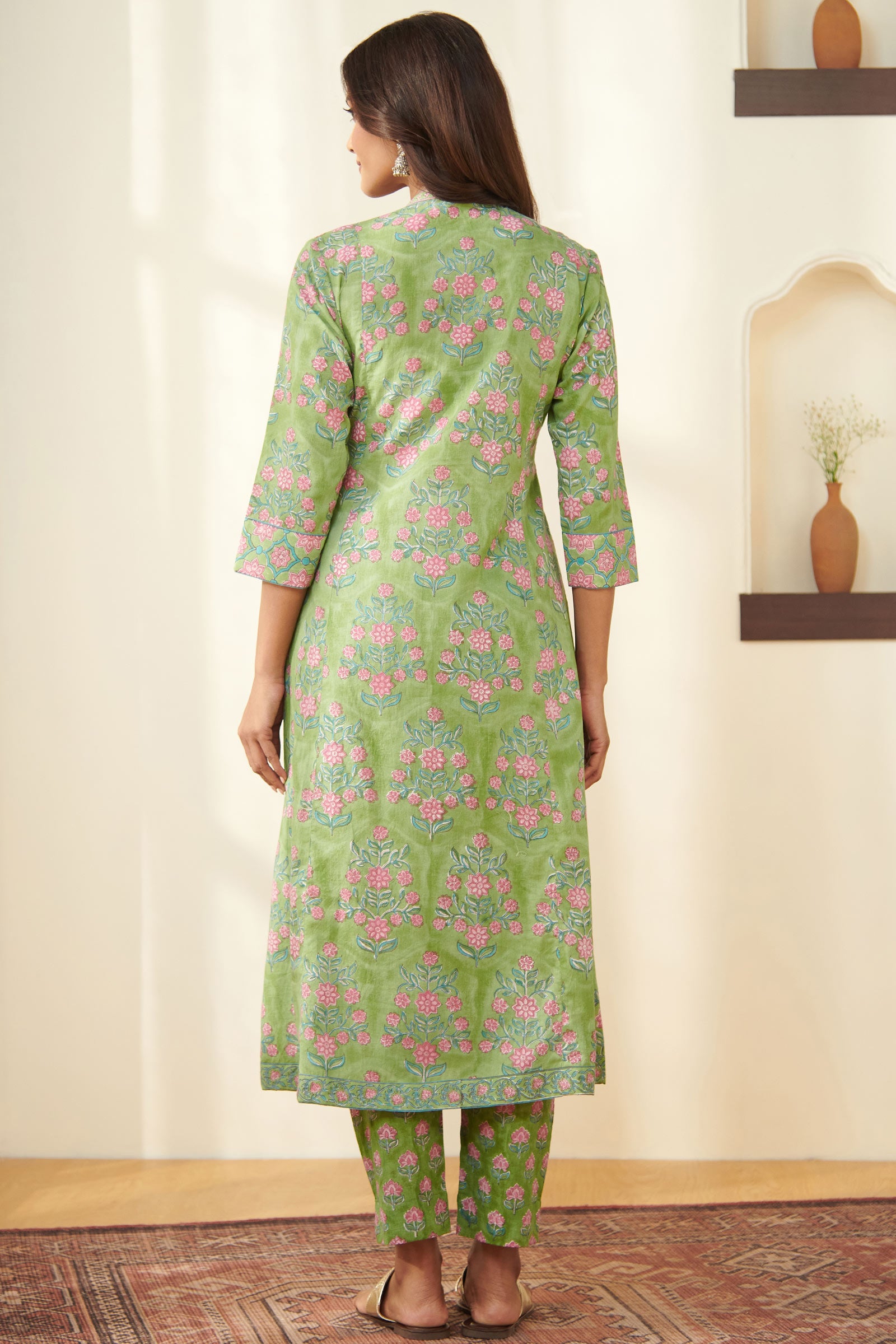 Surplus: Gulbarg Kainaat Kurta