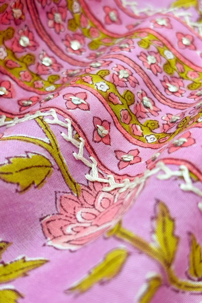 Surplus: Gulraiz Samaira Kurta