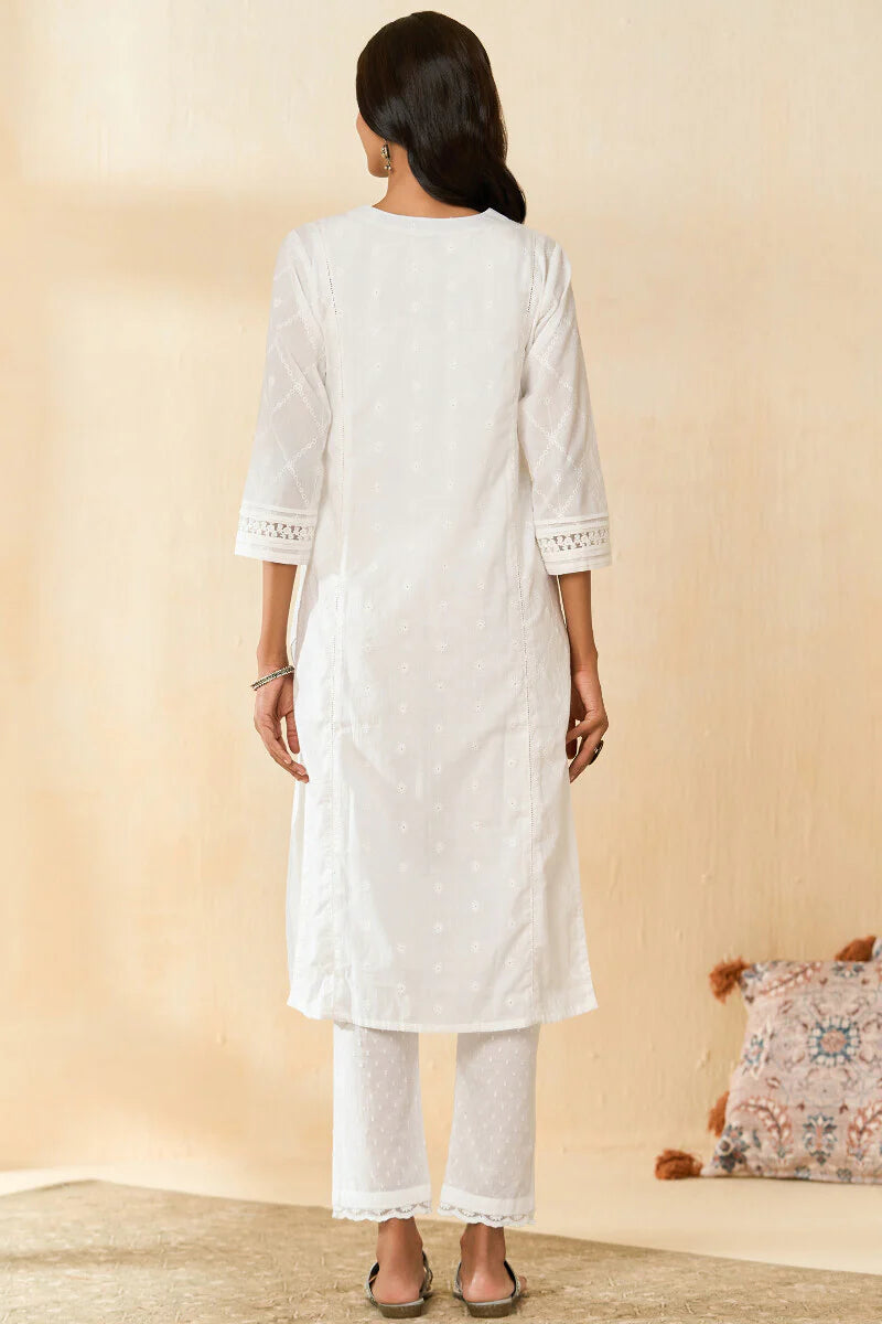 Surplus: Roza Aafiyah White Schiffli Kurta