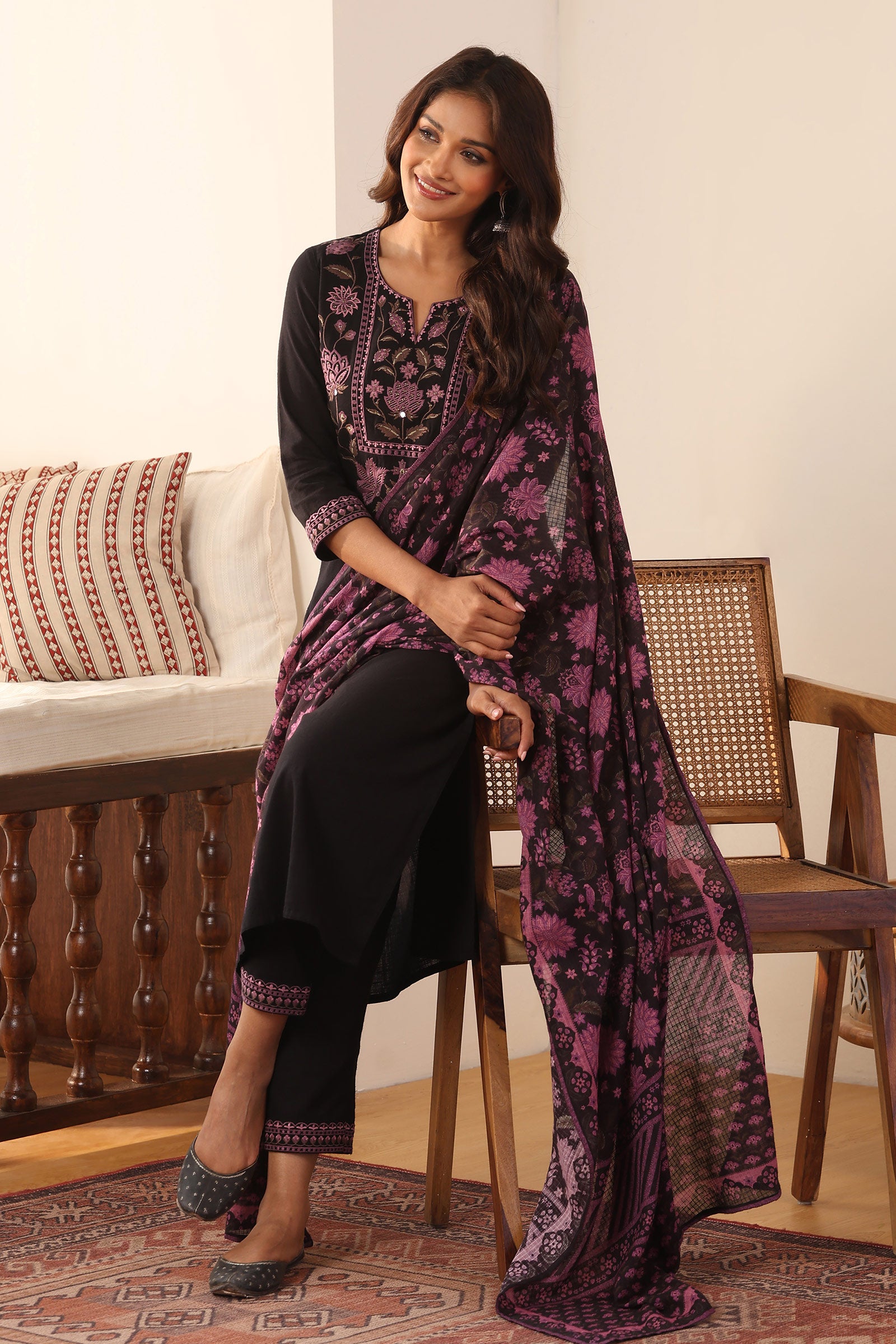 Surplus: Mehraab Farah Kurta