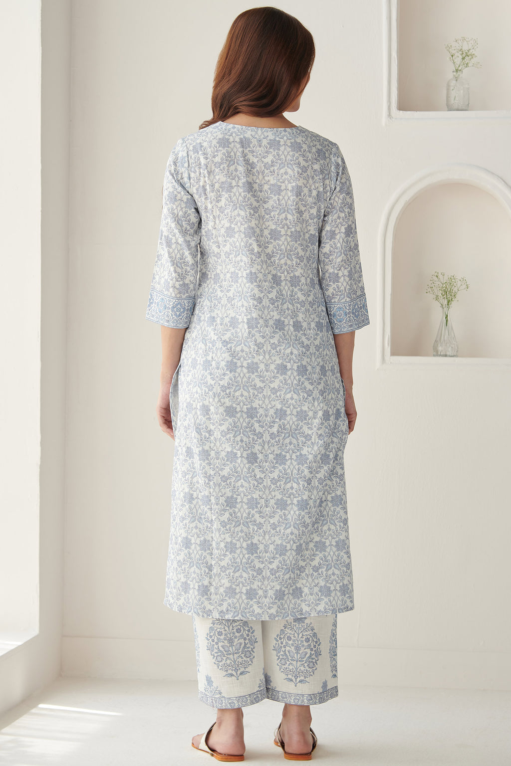 Neelofar Afra Kurta