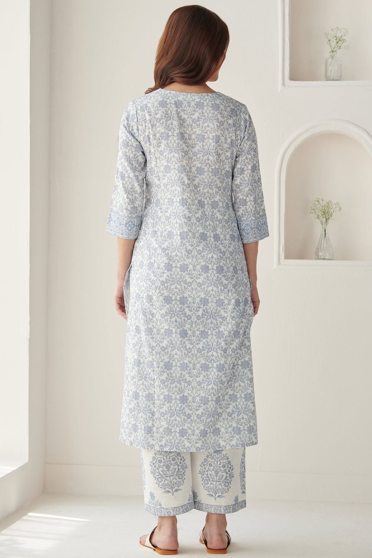 Neelofar Afra Kurta